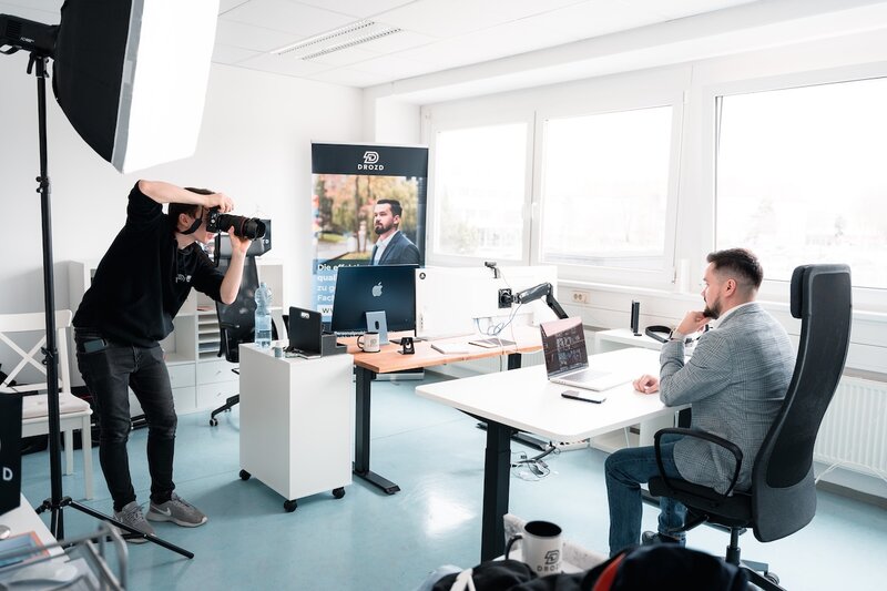Ioan Drozd bespricht KI-Suchsichtbarkeit und Sichtbarkeit in ChatGPT für ein Unternehmen